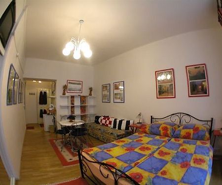 Pragues Rainbow Guest House Екстериор снимка