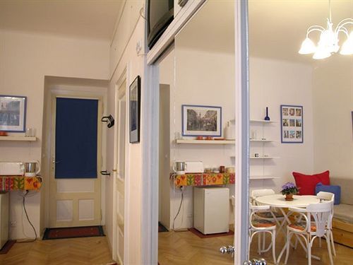 Pragues Rainbow Guest House Екстериор снимка