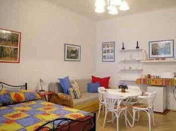 Pragues Rainbow Guest House Екстериор снимка