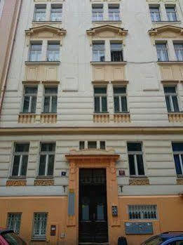 Pragues Rainbow Guest House Екстериор снимка